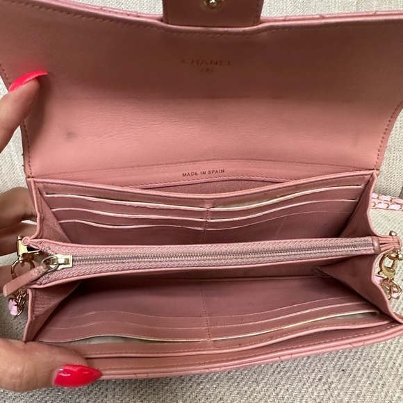 COPY - CHANEL CC Pink Quilted Leather Wallet on Chain - Picture 5 of 14